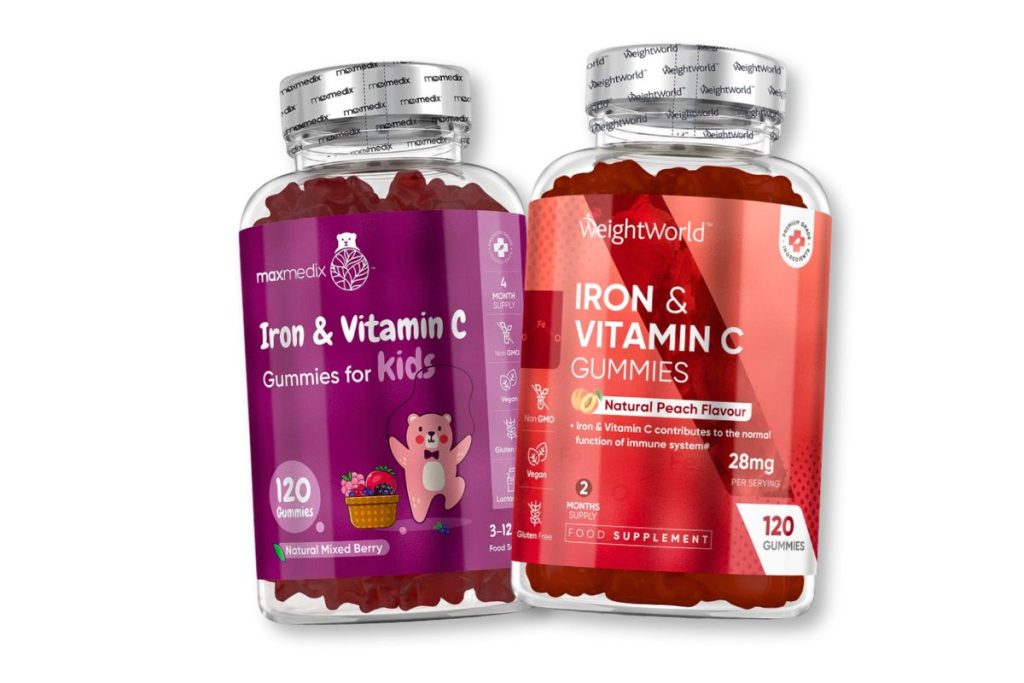 To flasker med WeightWorld jern- og C-vitaminvingummier, en til børn og en til voksne.