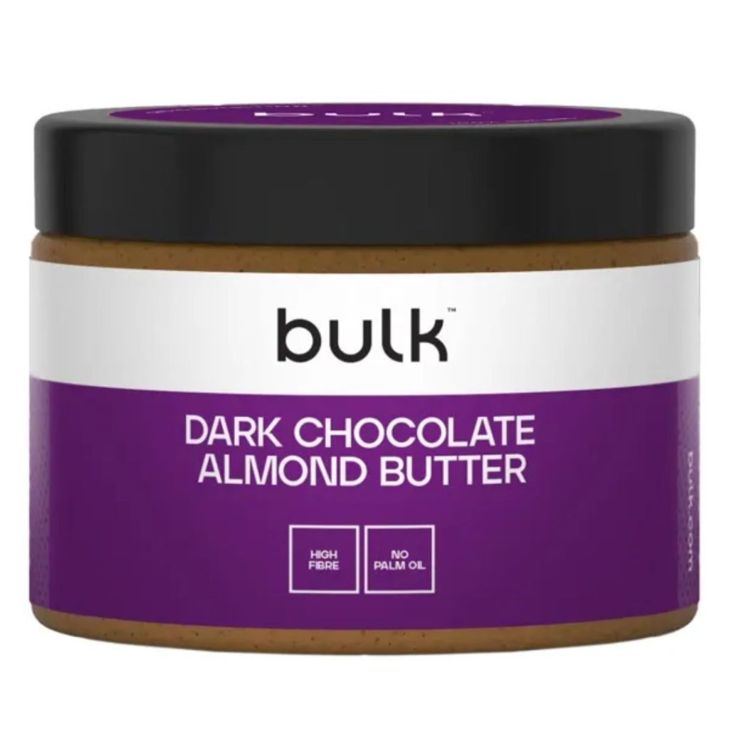 Beholder af Bulk Dark Chocolate Almond Butter med lilla etiket.