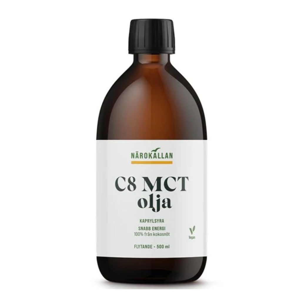 Flaske med Närokällan C8 MCT olie, 500 ml, lavet af 100 % kaprylsyre.