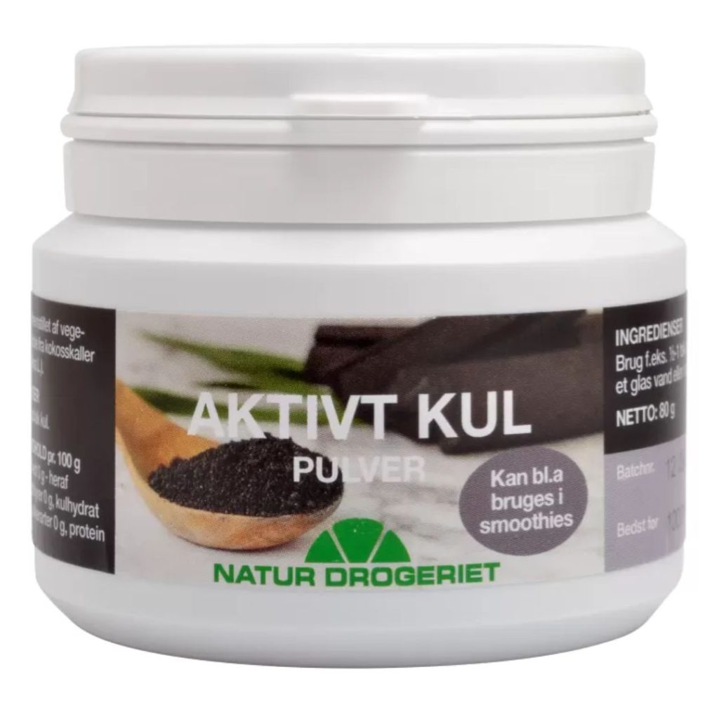 Natur-Drogeriet Aktivt Kul Pulver i en lille beholder på 80 g, fremstillet af kokosskaller.