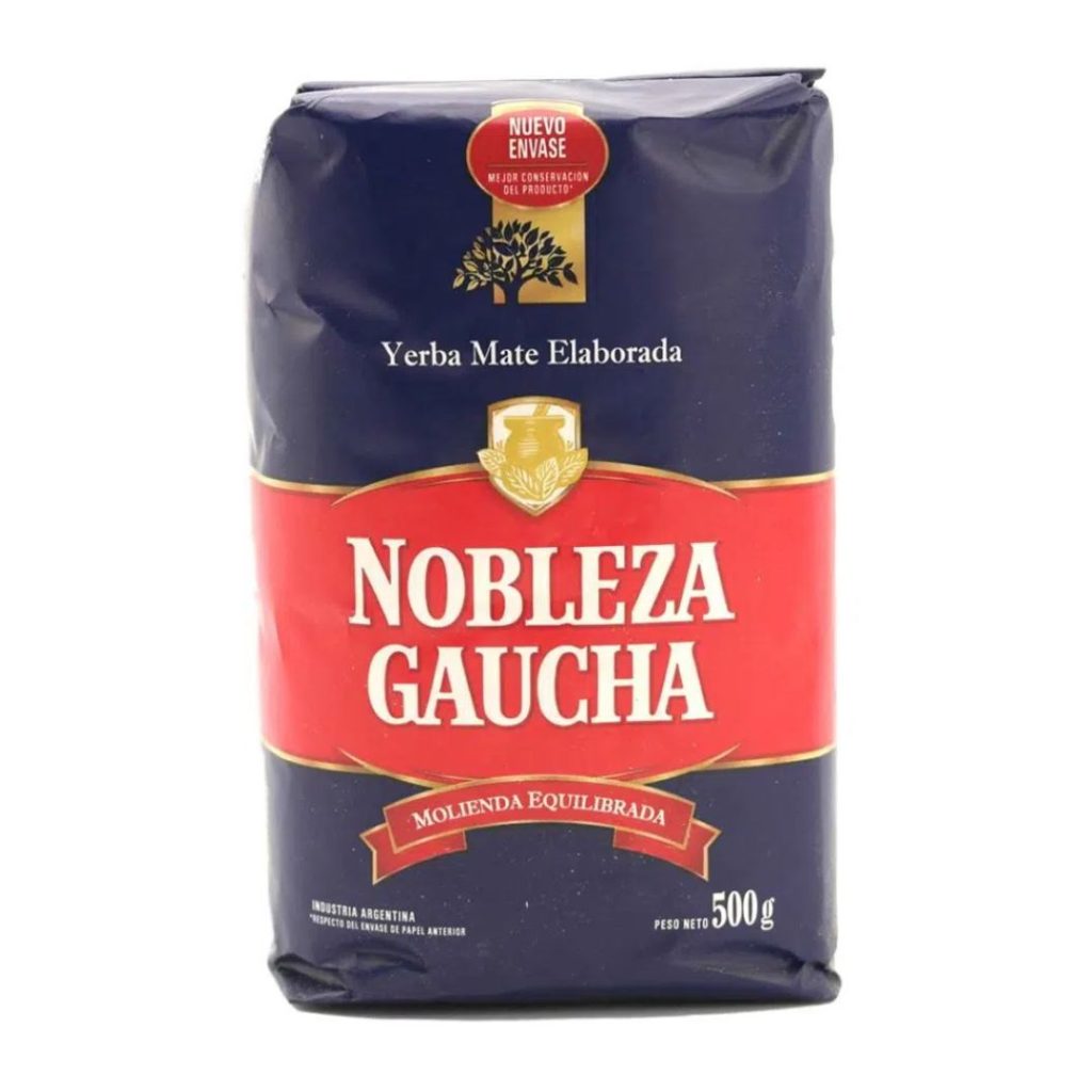 En mørkeblå og rød pakke med logoet "Nobleza Gaucha" og gulddekoration.