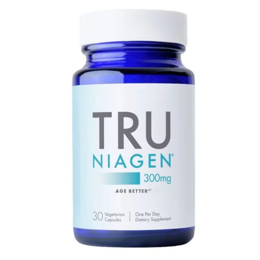 En blå flaske med TruNiagen NAD+ 300 mg, et kosttilskud baseret på patenteret nikotinamid ribosid.