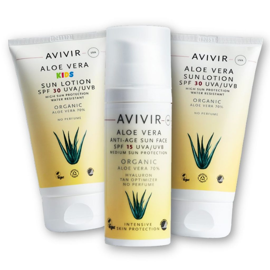 Tre tuber AVIVIR Aloe Vera solcreme med SPF15 og SPF30, herunder en ansigtscreme og to kropslotioner – alle parfumefri, veganske og med 70 % økologisk aloe vera.